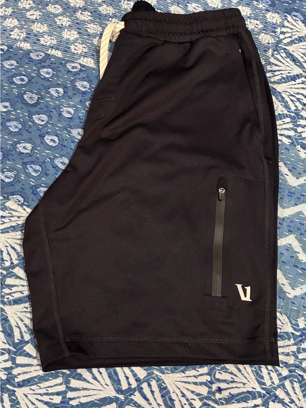 Vuori Black mens performance shorts new wjth tags size large